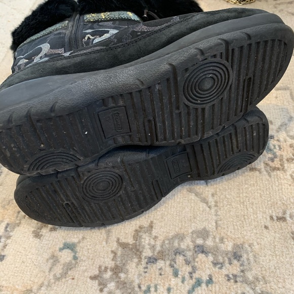 Coach Logo Winter Boots - Picture 3 of 5